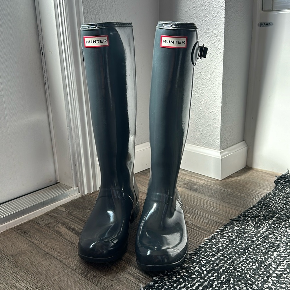 HUNTER TALL GLOSS RAIN BOOTS SIZE US 8 EU 39